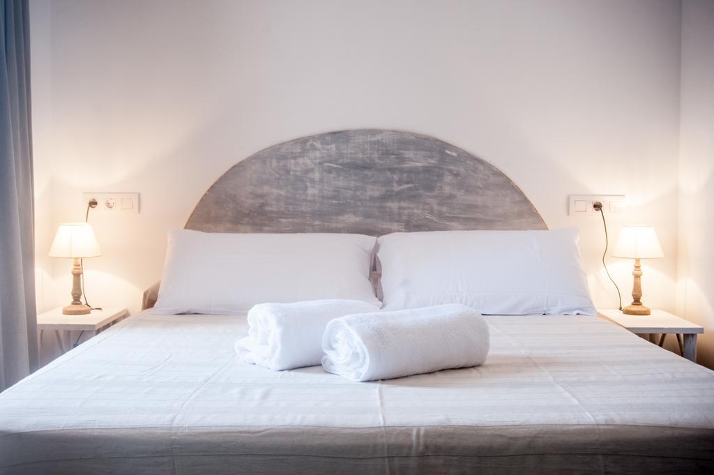 Hostal Bon Sol San Ferrán de ses Roques Phòng bức ảnh