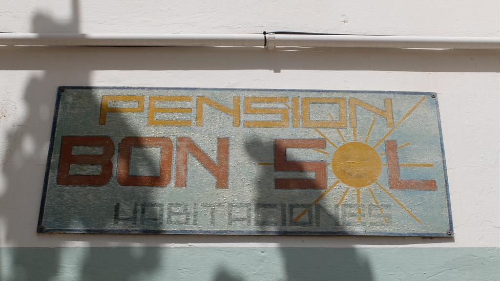 Hostal Bon Sol San Ferrán de ses Roques Ngoại thất bức ảnh